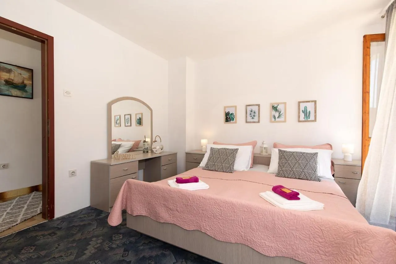 Apartment Lora Crikvenica 0*,